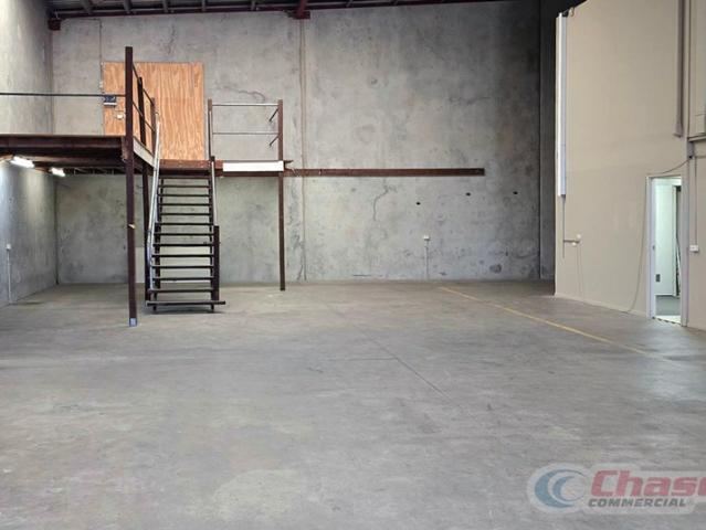 Warehouse for rent in Toombul, Queensland