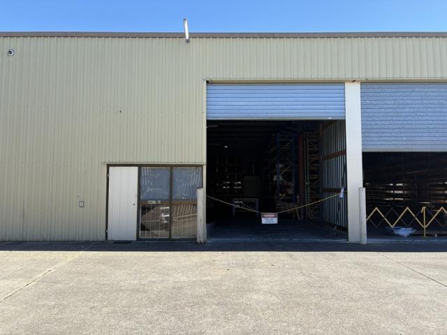 Warehouse for rent in Toombul, Queensland