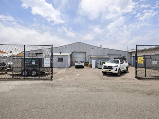 Warehouse for rent in Ambergate, New South Wales