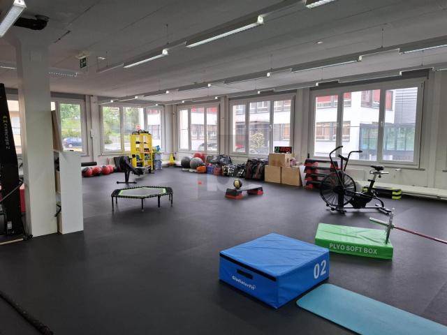 Büro kaufen in La Chaux-de-Fonds