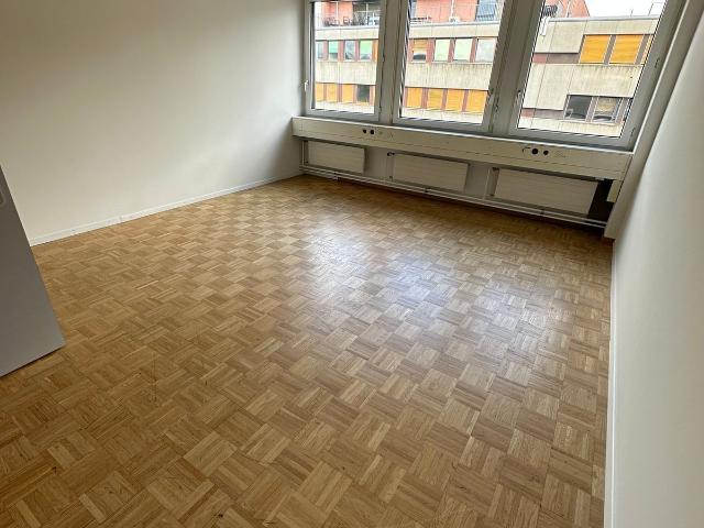 Büro kaufen in Dübendorf, Zürich