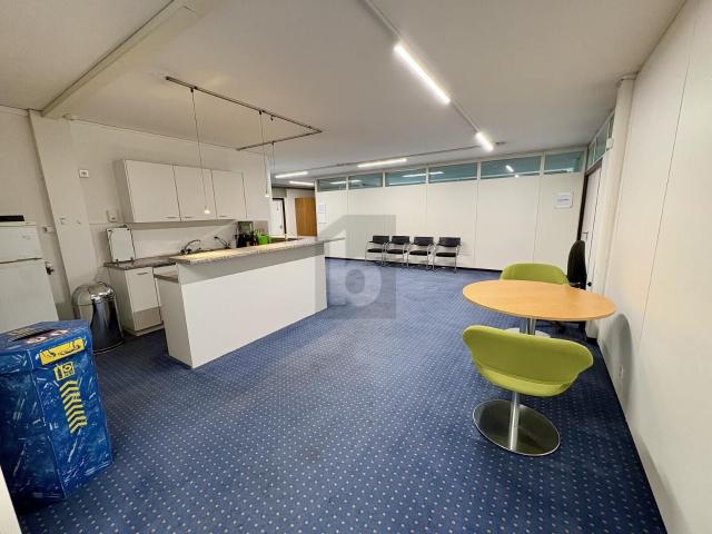 Büro kaufen in Pfäffikon (SZ), Zürich