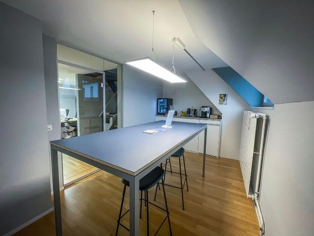 Büro kaufen in Einigen, Zürich
