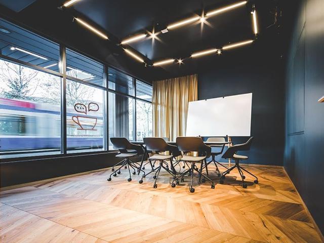Büro kaufen in Einigen, Zürich