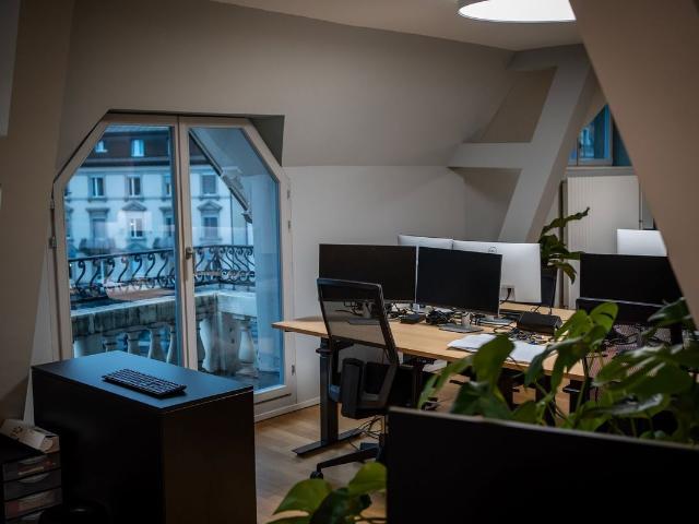 Büro kaufen in Einigen, Zürich