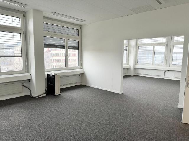 Büro kaufen in Volketswil, Zürich