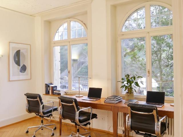 Büro mieten in Einigen, Zürich