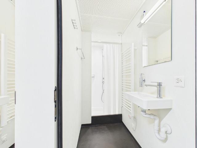 Büro kaufen in Einigen, Zürich