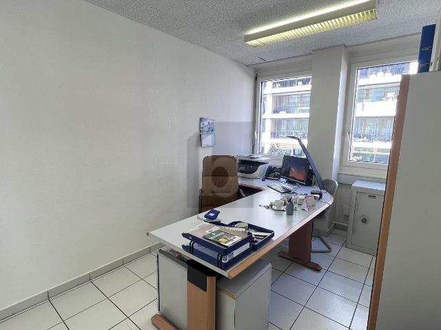 Büro kaufen in Chêne-Bourg