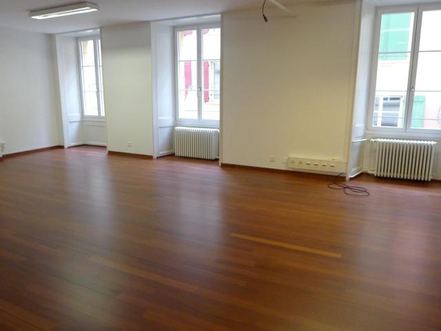 Büro kaufen in Corcelles (NE)