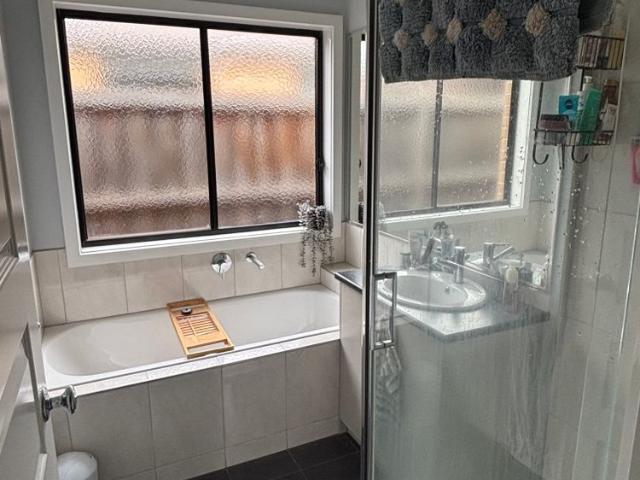 Room for rent in Camerons Creek, Victoria