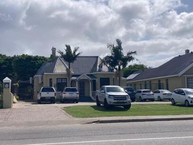 Commercial for rent in Port Elizabeth, Eastern Cape
