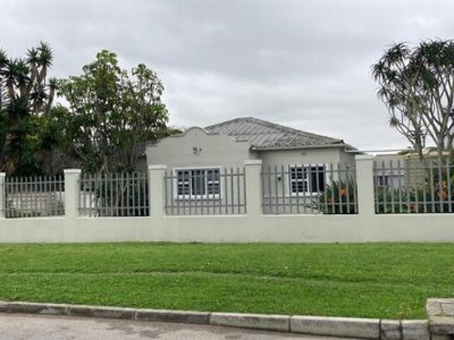 Commercial for rent in Port Elizabeth, Eastern Cape