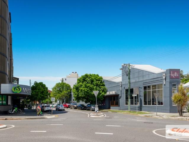 Retail for rent in Toombul, Queensland