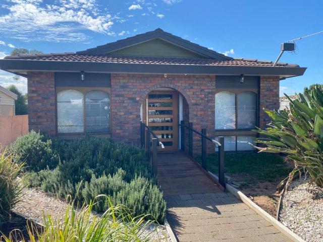 Apartment for sale in Warracknabeal, Victoria