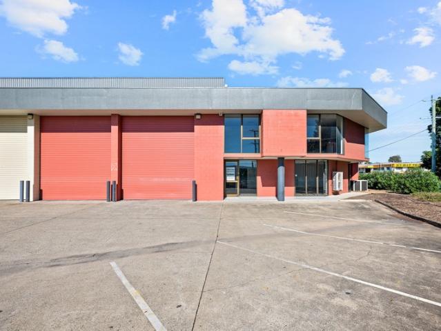Warehouse for rent in Toombul, Queensland
