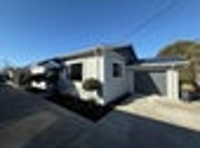 House for sale in Chaslands, Canterbury