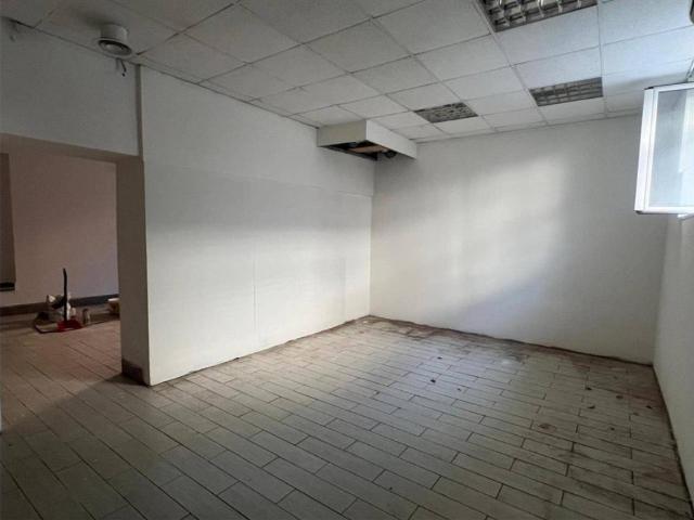 Ufficio in vendita a Bassa Val Bisagno, Serra Riccò