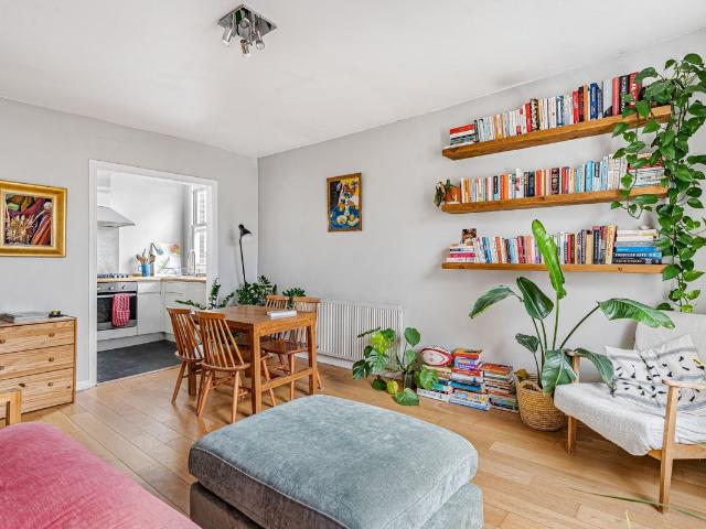 Apartment for rent in Highbury, Greater London