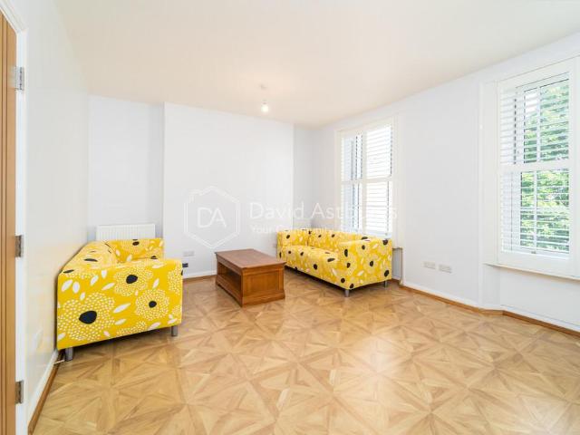House for rent in Barnsbury, Greater London