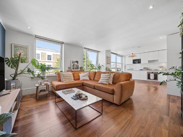 Apartment for rent in Highbury, Greater London