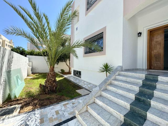 Maison location à Ain Zaghouan, Douz