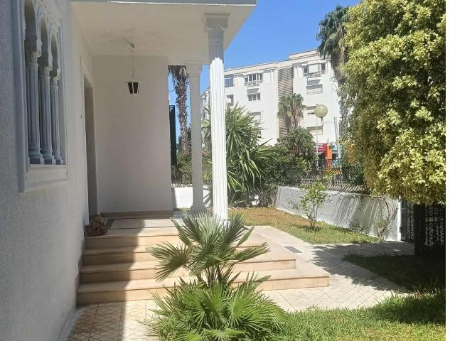 Maison location à Berge Du Lac, La Marsa