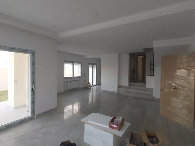 Duplex location à Ain Zaghouan, Douz