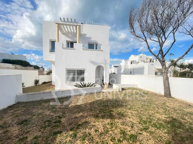 Duplex location à Ain Zaghouan, Douz