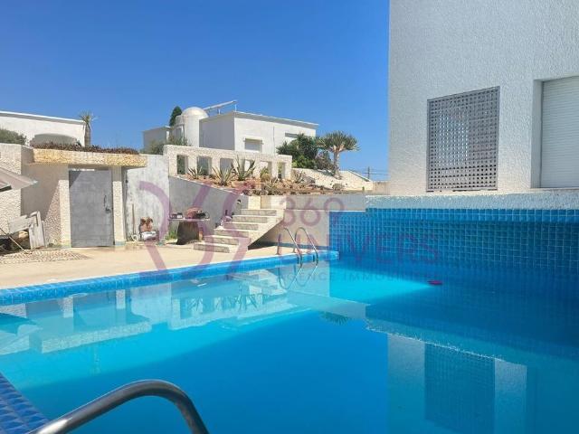 Maison location à Ain Zaghouan, Douz