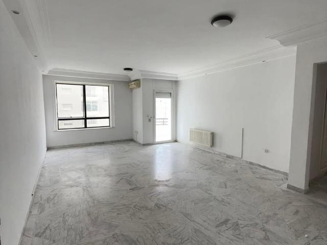 Appartement vente à Cite Ennasr 1