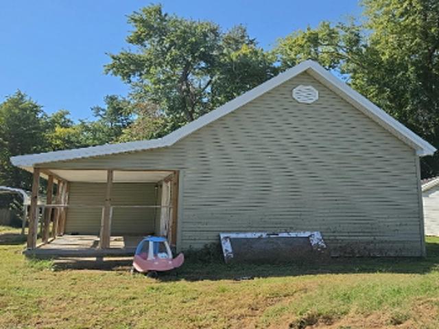 House for sale in Morganfield, Union County