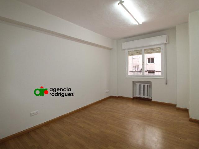 Oficina en alquiler en Oviedo, Llamaquique