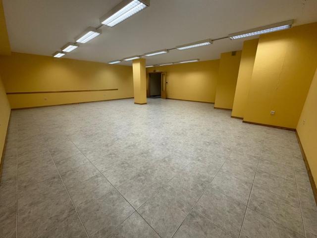 Oficina en alquiler en Los Catalanes, Oviedo