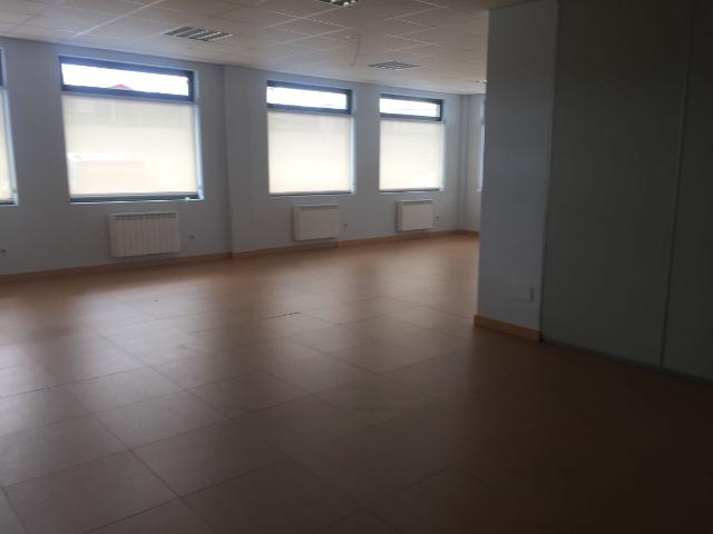 Oficina en alquiler en Llanera, Asturias