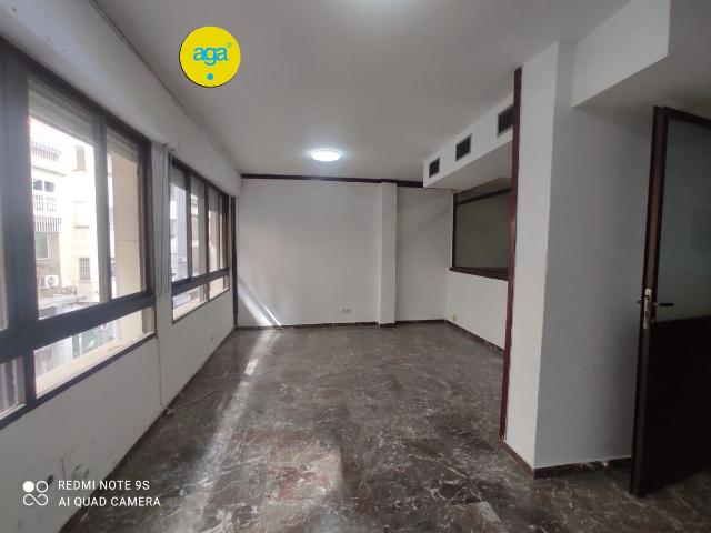 Oficina en alquiler en Jaén, San Ildefonso