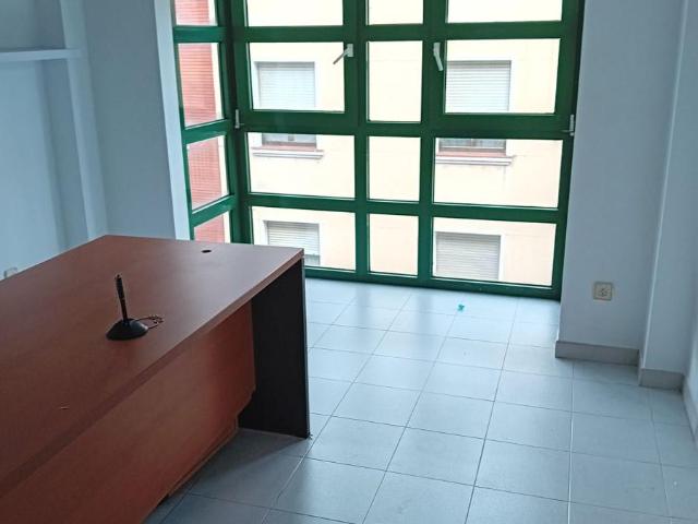Oficina en alquiler en San Claudio, León