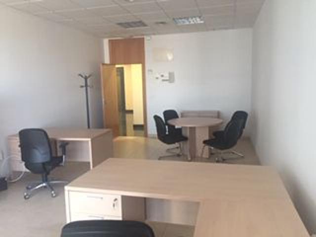 Oficina en alquiler en Distrito Norte, Sevilla