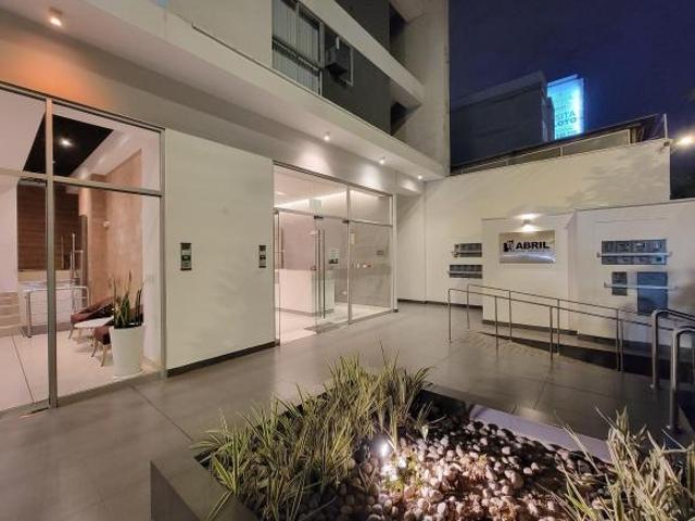 Oficina Av. Arenales p/Hospital Rebagliati, 2do piso, of/consultorio US$62,000