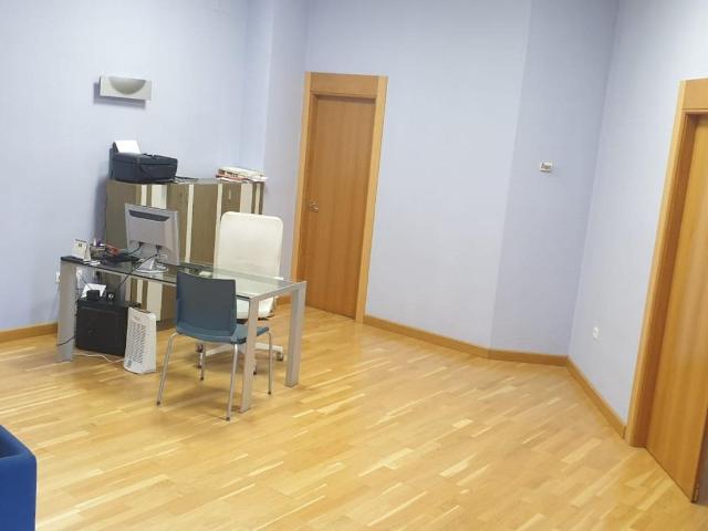 Oficina en venta en Margallo, Cáceres