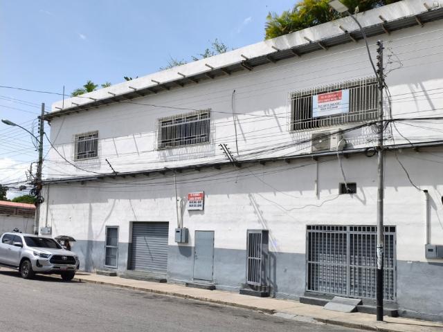 Oficina en alquiler en Girardot, Aragua