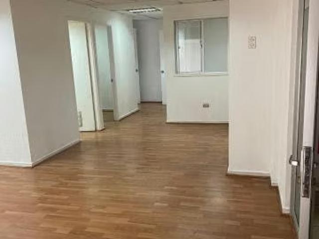 Oficina en venta en La Cisterna, Metropolitana