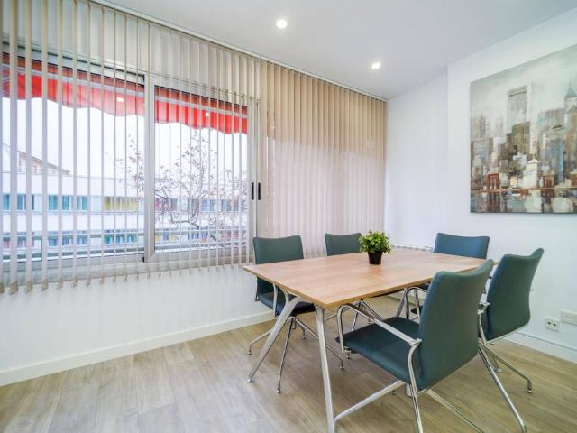 Oficina en alquiler en Tetuán, Madrid