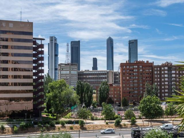 Oficina en venta en Ciudad Lineal, Madrid