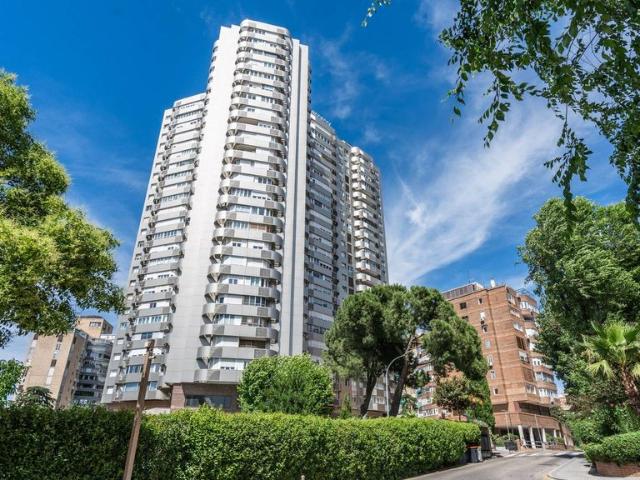 Oficina en venta en Ciudad Lineal, Madrid
