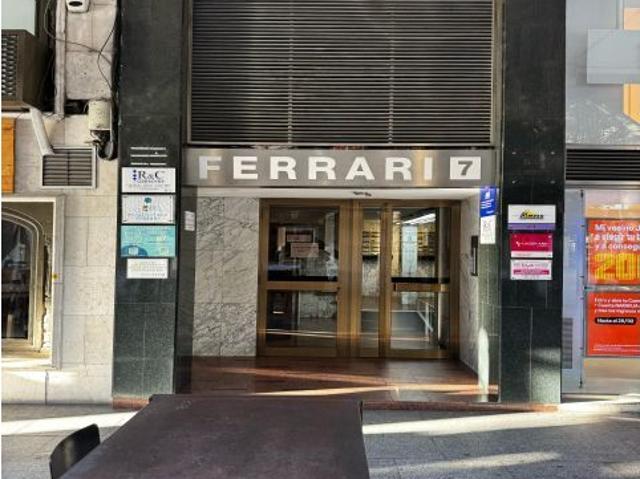 Local Comercial en alquiler en Plaza España, Valladolid