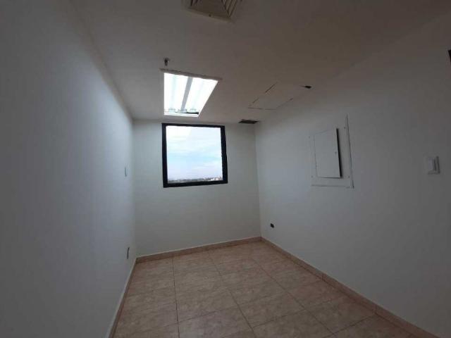 Oficina en alquiler en Girardot, Aragua