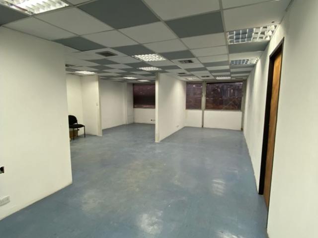 Oficina en alquiler en Leoncio Martínez, Miranda