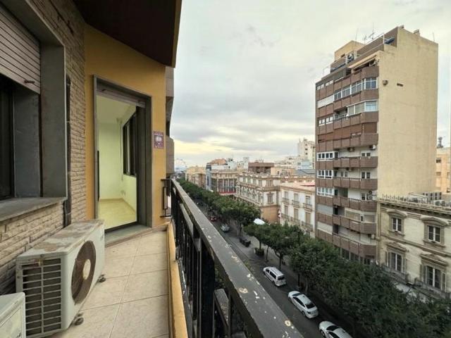 Oficina en alquiler en Almería, Barrio de las Cruces