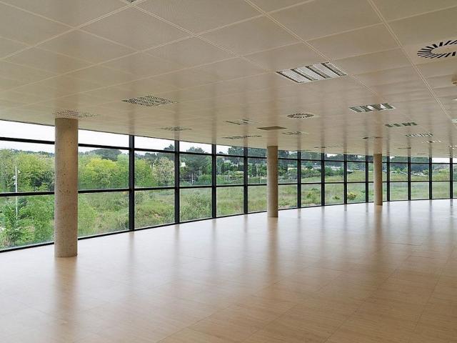 Oficina en alquiler en Cerdanyola Del Vallès, Bellaterra